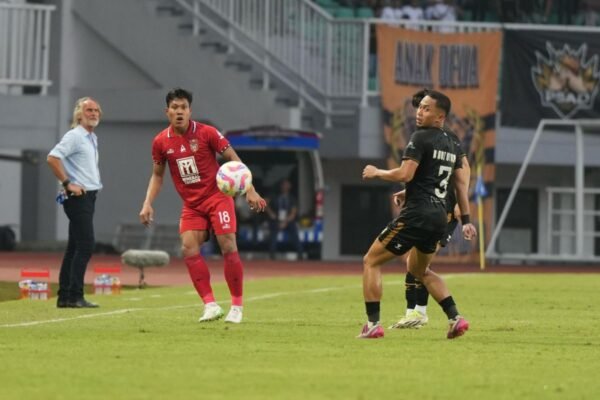Berikut adalah beberapa alternatif judul untuk "Pelatih sebut kemenangan Dewa United buah dari rencana matang":

1. "Pelatih: Kemenangan Dewa United Berasal dari Strategi yang Matang"
2. "Pelatih Ungkap Kemenangan Dewa United Berkat Rencana yang Terencana"
3. "Rencana Matang Jadi Kunci Kemenangan Dewa United, Kata Pelatih"
4. "Pelatih Dewa United Mengklaim Kemenangan Hasil Perencanaan yang Cermat"
5. "Strategi Terencana: Kemenangan Dewa United Menurut Pelatih"
6. "Berkat Rencana Matang, Dewa United Raih Kemenangan, Kata Pelatih"
7. "Pelatih Dewa United: Kemenangan Ini Hasil dari Persiapan yang Baik" 

Silakan pilih atau sesuaikan sesuai kebutuhan!
