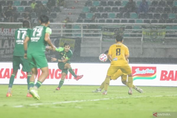 Persebaya Bertekad Raih Kemenangan Tanpa Kehadiran Paul Munster