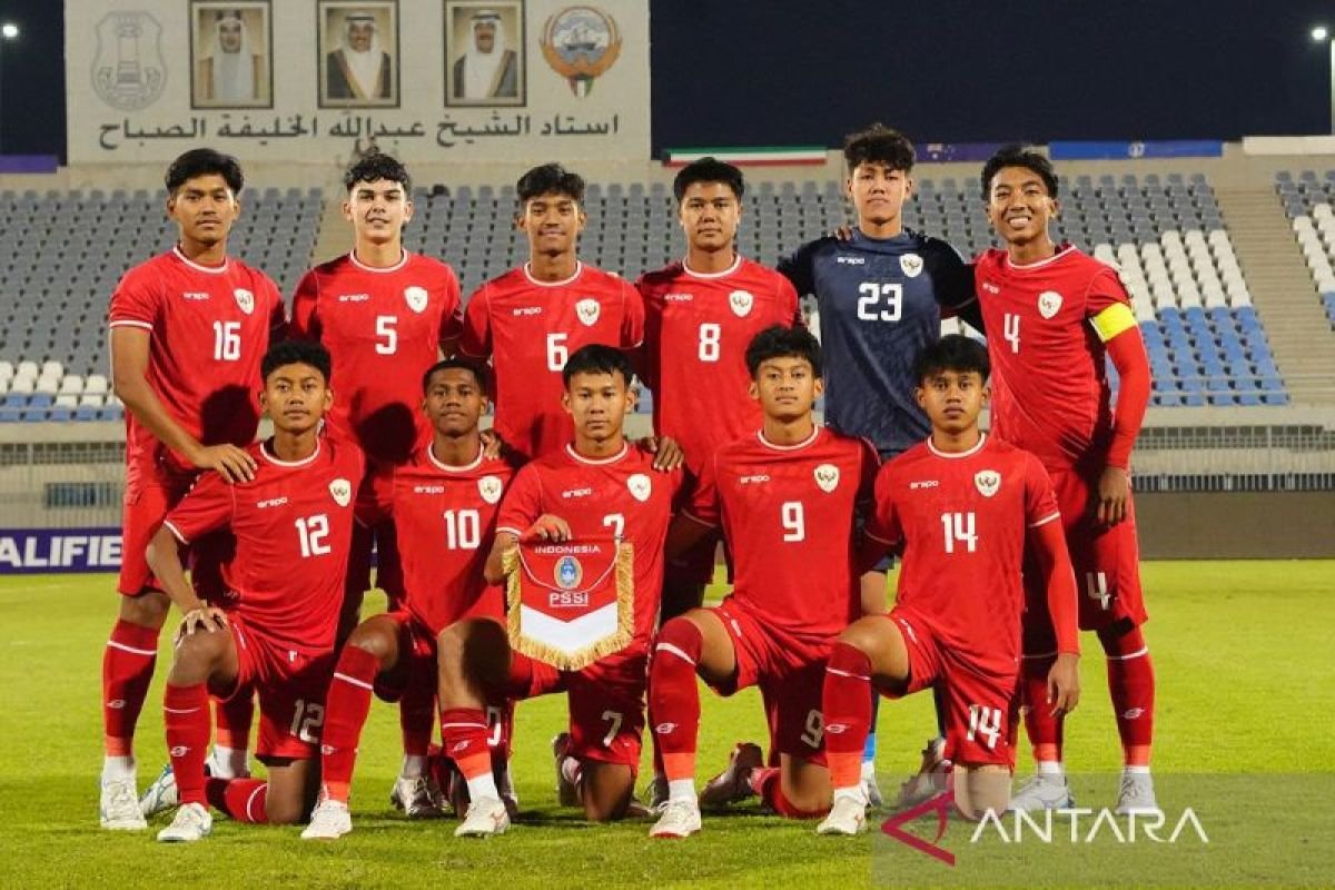 LIB Pastikan Timnas U-17 Indonesia Ikuti Kompetisi EPA U-20" 

Alternatif judul:

1. "Timnas U-17 Indonesia Dukung Kompetisi EPA U-20, Kata LIB"
2. "Kompetisi EPA U-20: LIB Tegaskan Partisipasi Timnas U-17 Indonesia"
3. "LIB Konfirmasi Keikutsertaan Timnas U-17 Indonesia di EPA U-20"
4. "Timnas U-17 Indonesia Siap Sasa untuk Kompetisi EPA U-20, LIB Jamin Keikutsertaan"
5. "Komitmen LIB: Timnas U-17 Indonesia Akan Ikut serta di EPA U-20" 

Silakan pilih atau modifikasi salah satu judul tersebut!