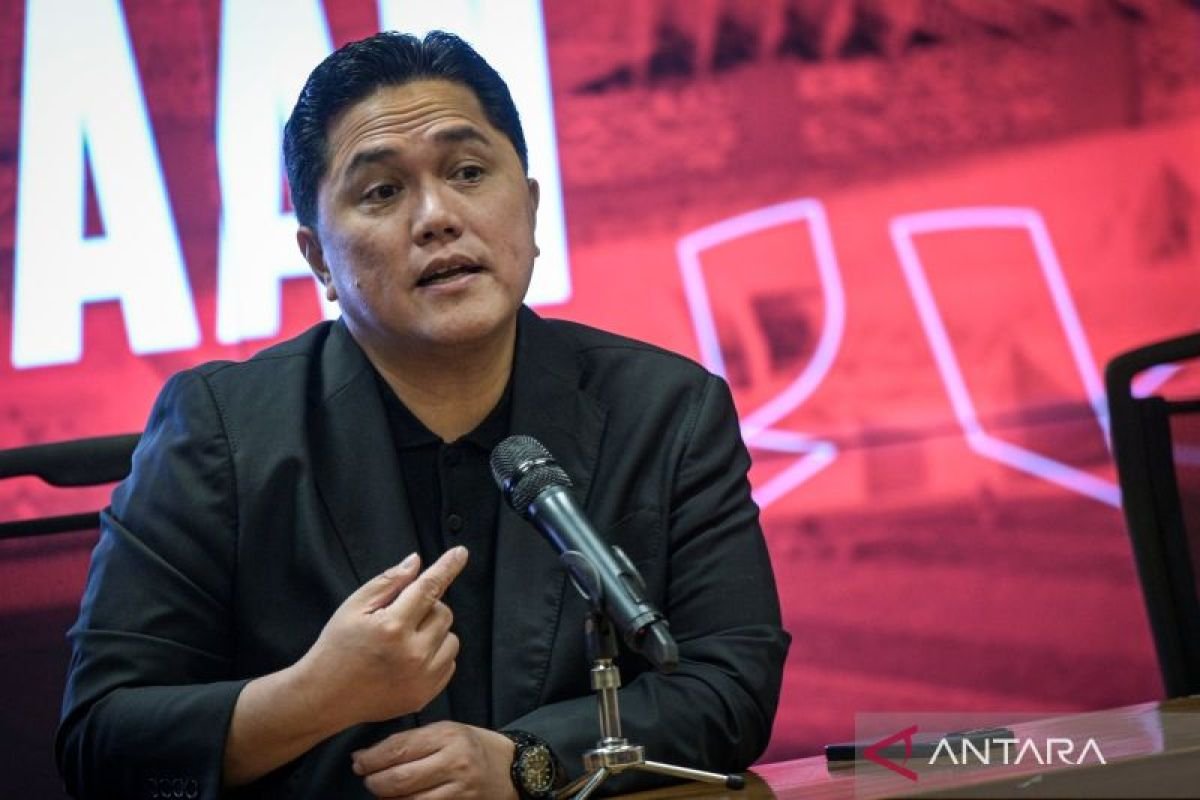 Berikut beberapa alternatif judul untuk "Rapat Paripurna Setujui Naturalisasi Mauro dan Miliano Jonathans":

1. "Rapat Paripurna Menyetujui Proses Naturalisasi Mauro dan Miliano Jonathans"
2. "Persetujuan Naturalisasi Mauro dan Miliano Jonathans dalam Rapat Paripurna"
3. "Rapat Paripurna: Keputusan Naturalisasi Mauro dan Miliano Jonathans"
4. "Rapat Paripurna: Naturalisasi Mauro dan Miliano Jonathans Diterima"
5. "Mauro dan Miliano Jonathans Resmi Dinaturalisasi dalam Rapat Paripurna"
6. "Rapat Paripurna Setujui Naturalisasi Pemain Mauro dan Miliano Jonathans"
7. "Rapat Paripurna: Langkah Pertama Naturalisasi Mauro dan Miliano Jonathans"
8. "Rapat Paripurna Mengokohkan Status Naturalisasi Mauro dan Miliano Jonathans"

Silakan pilih atau modifikasi sesuai kebutuhan!